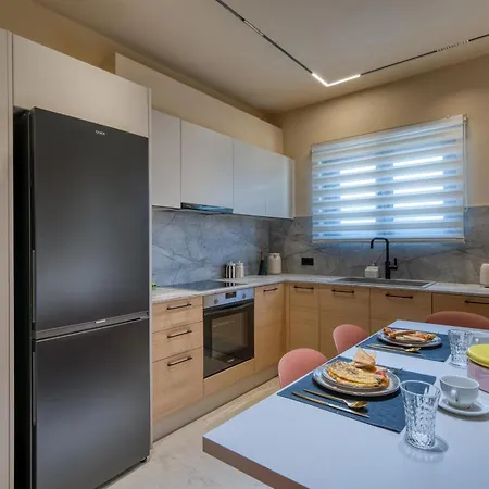 Noetic Living Нафплион